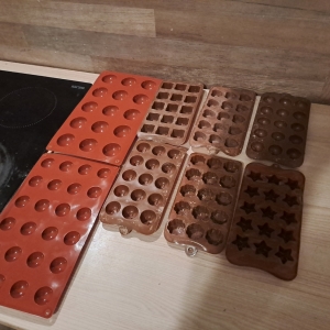Pralinen zubereitet mit Silikon Formen 